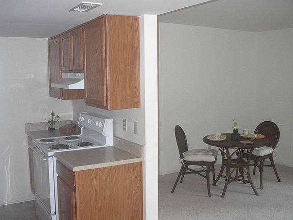 4th image of 410 Hustings Ln Unit C