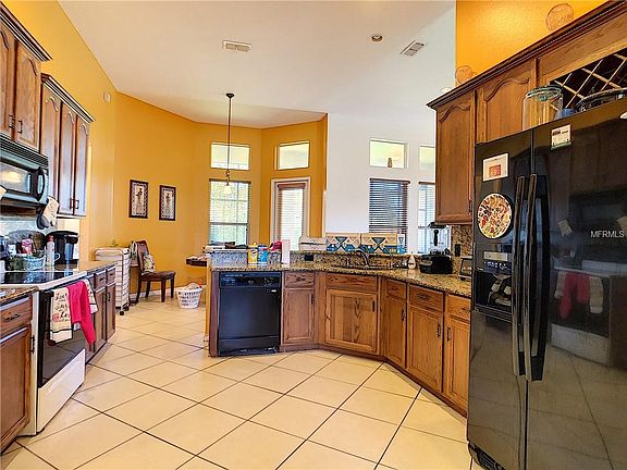 3rd image of 1638 Whitefriar Dr