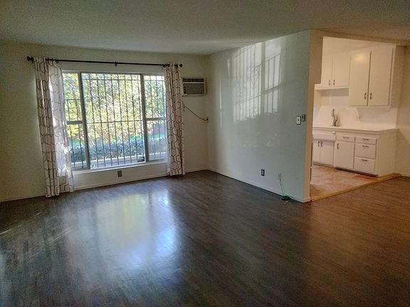 3rd image of 1215 N Fuller Ave #2