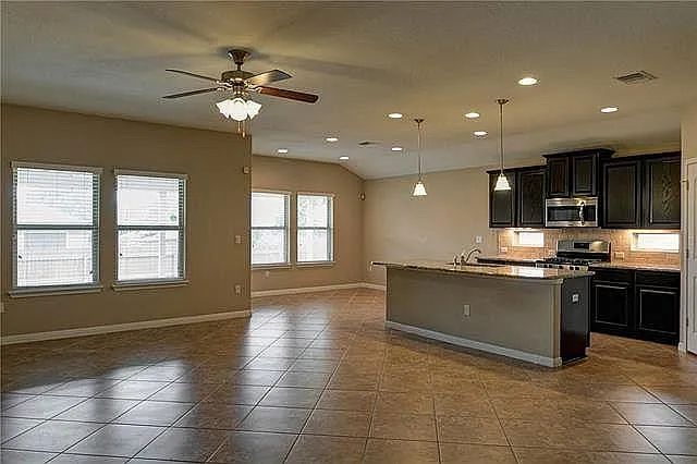 1221 Peregrine Way — Photo 5