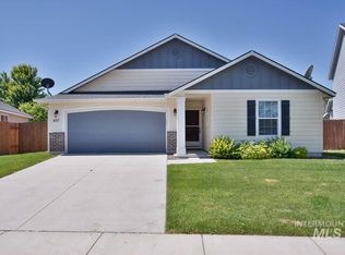 457 E Joshua Tree Dr, Meridian, ID 83646