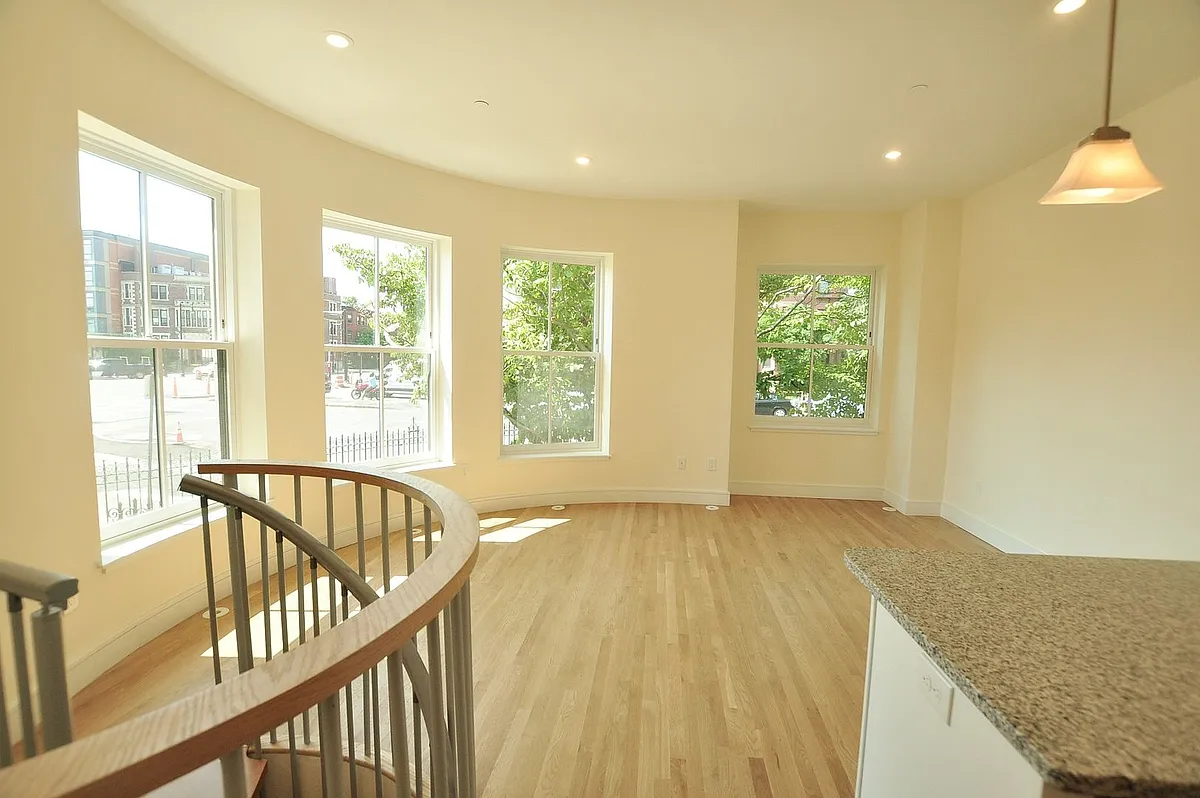 Building Photo - 883 Beacon St #1A