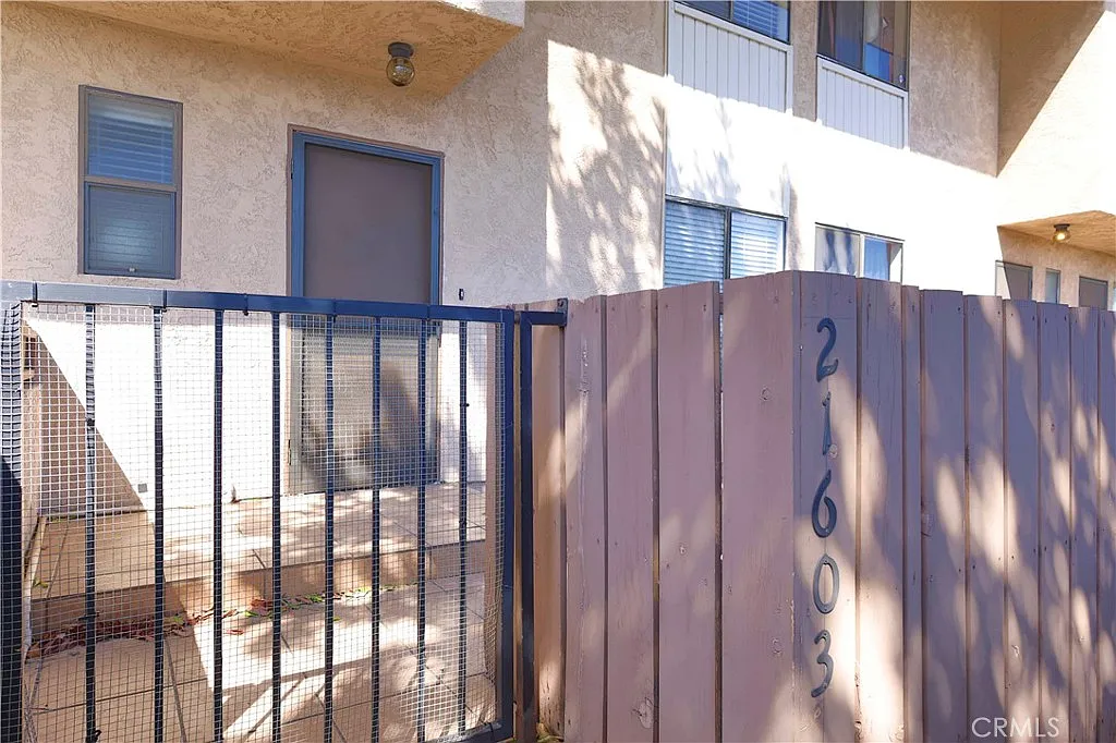 2 bed, 2.5 bath, 1273 sqft, $3,150 — Photo 1