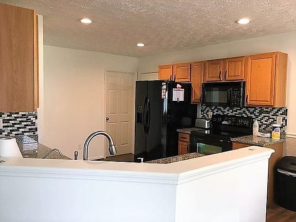 5th image of 950 Grandstone Ct