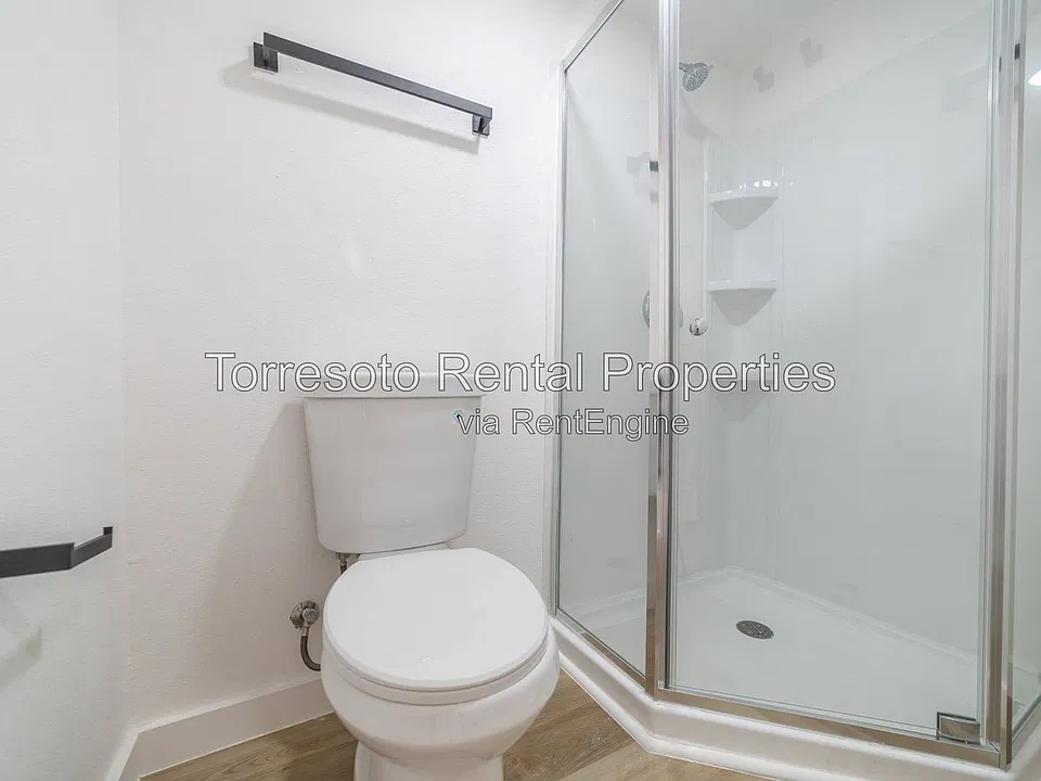 219 SW 37th B San #B