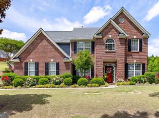 933 Cruce Lake Dr, Hoschton, GA 30548