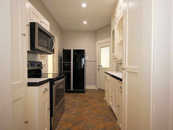 3rd image of 240 Claremont APT 2
