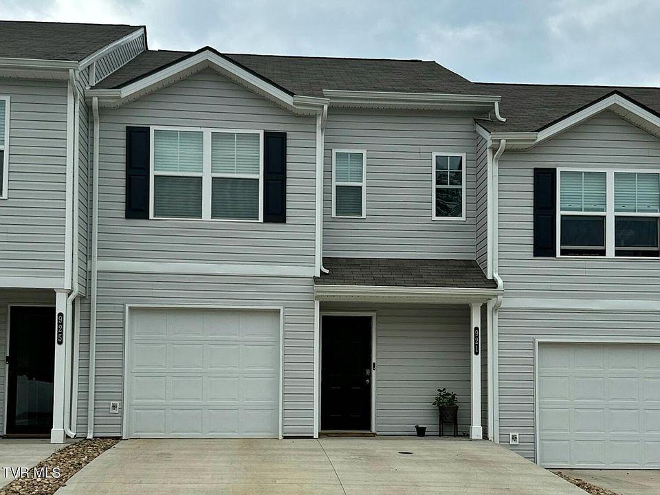1st image of 921 Lola Ln