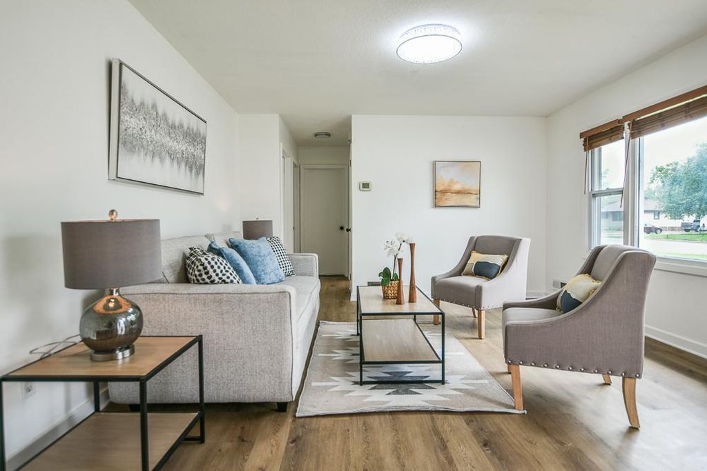 8034 Jackson St NE, Spring Lake Park, MN - View 5