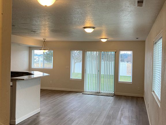 3rd image of 1302 N Ewell Ct