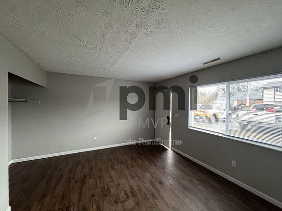 3rd image of 828 Whitethorne Ave #A
