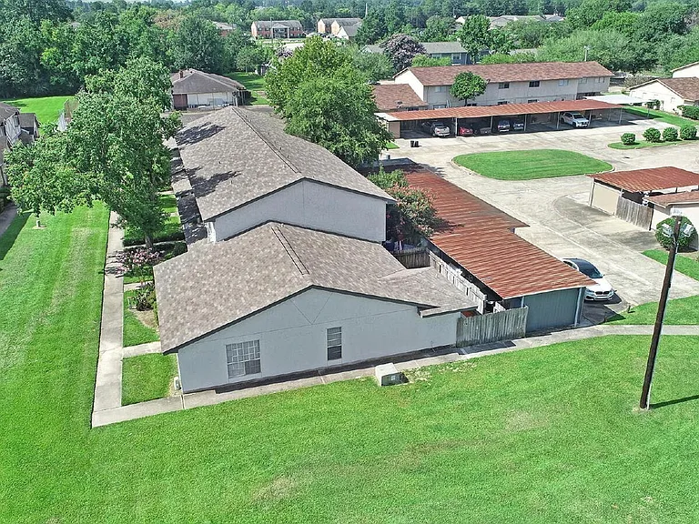 1833 Country Village Blvd — Photo 28