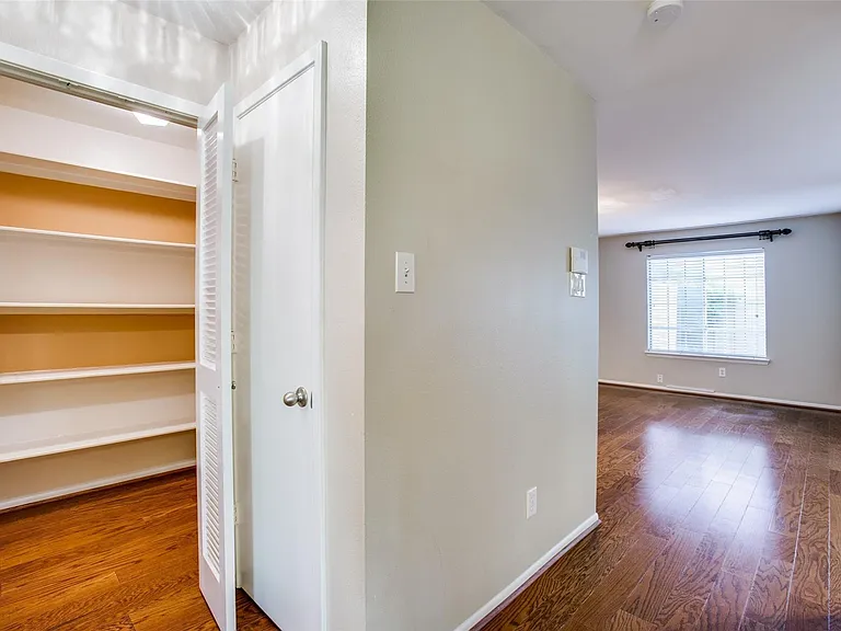 11658 Lakeside Park Dr #313 — Photo 25