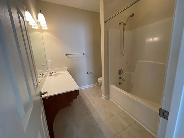 3513 Edgemont Dr — Photo 8