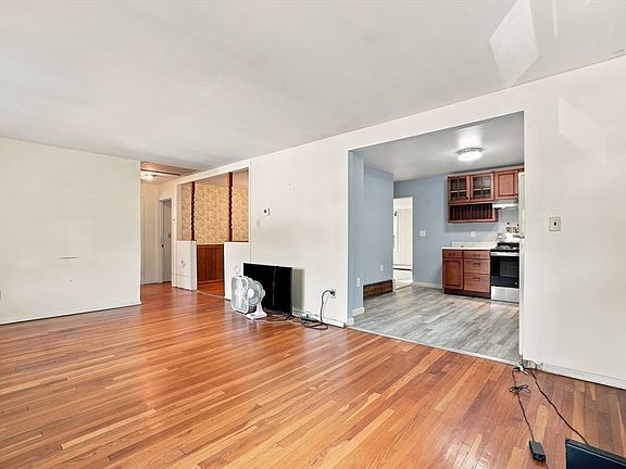 3rd image of 44 Winnifred Rd