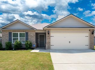127 Briarfield Ln, Calera, AL 35040