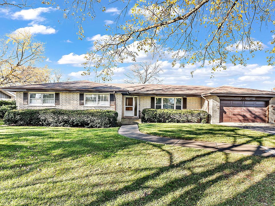 810 S Center St, Bensenville, IL 60106 Zillow