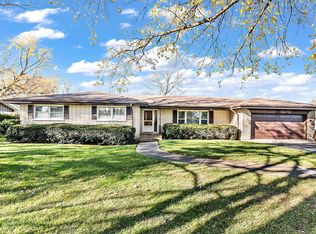 810 S Center St, Bensenville, IL 60106