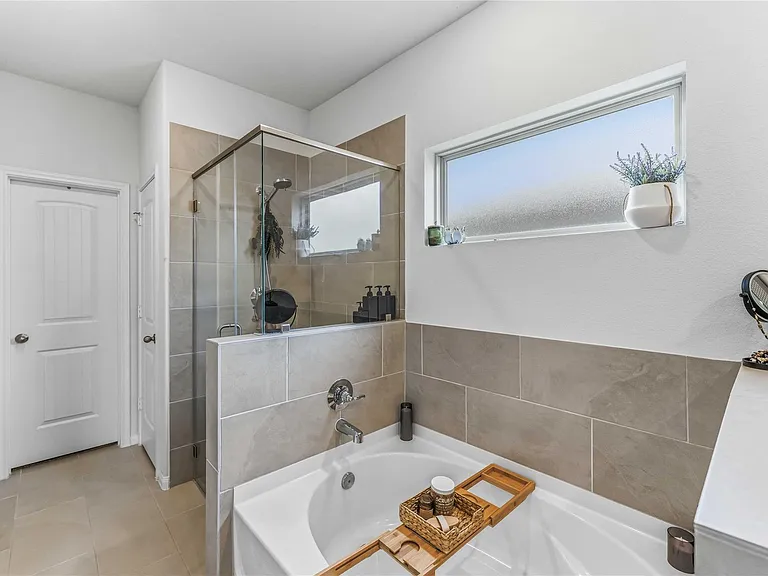 7954 Cypress Country Dr — Photo 18