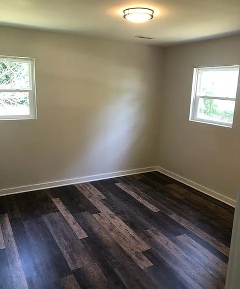 3305 S Woods Ave — Photo 10