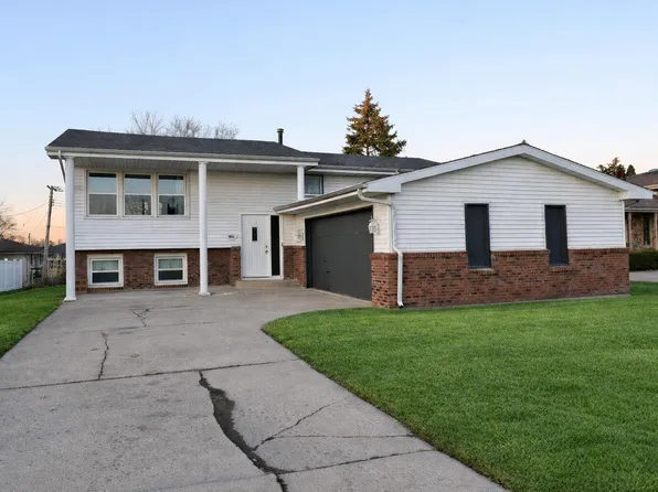 411 Cherry Hill Rd, Dyer, IN 46311
