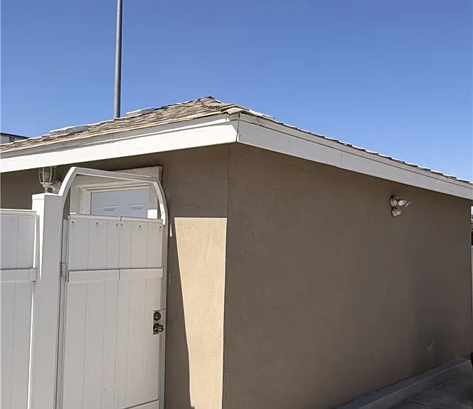 18623 Orange St — Photo 1