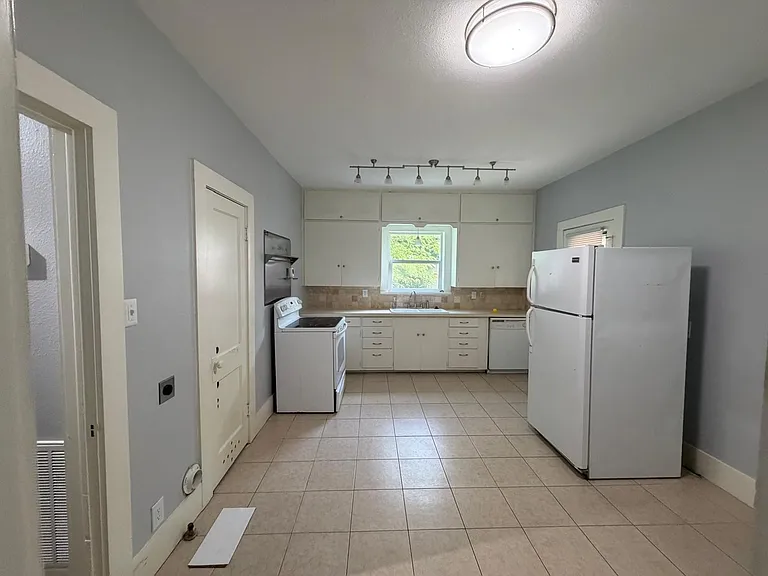 442 Elm St #A — Photo 4