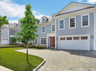 100 Lewis St E, Greenwich, CT 06830