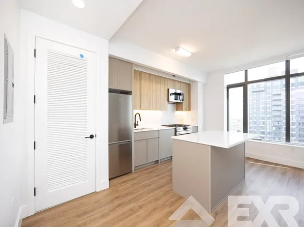 2230 Cropsey Avenue image 6 of 63