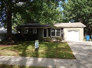 1117 S Skyline Dr, Liberty, MO 64068