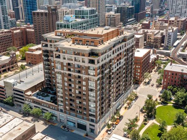 849 N Franklin St Unit 1603, Chicago, IL 60610