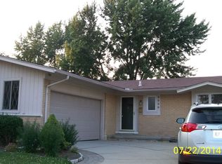2329 Isabell Dr, Troy, MI 48083