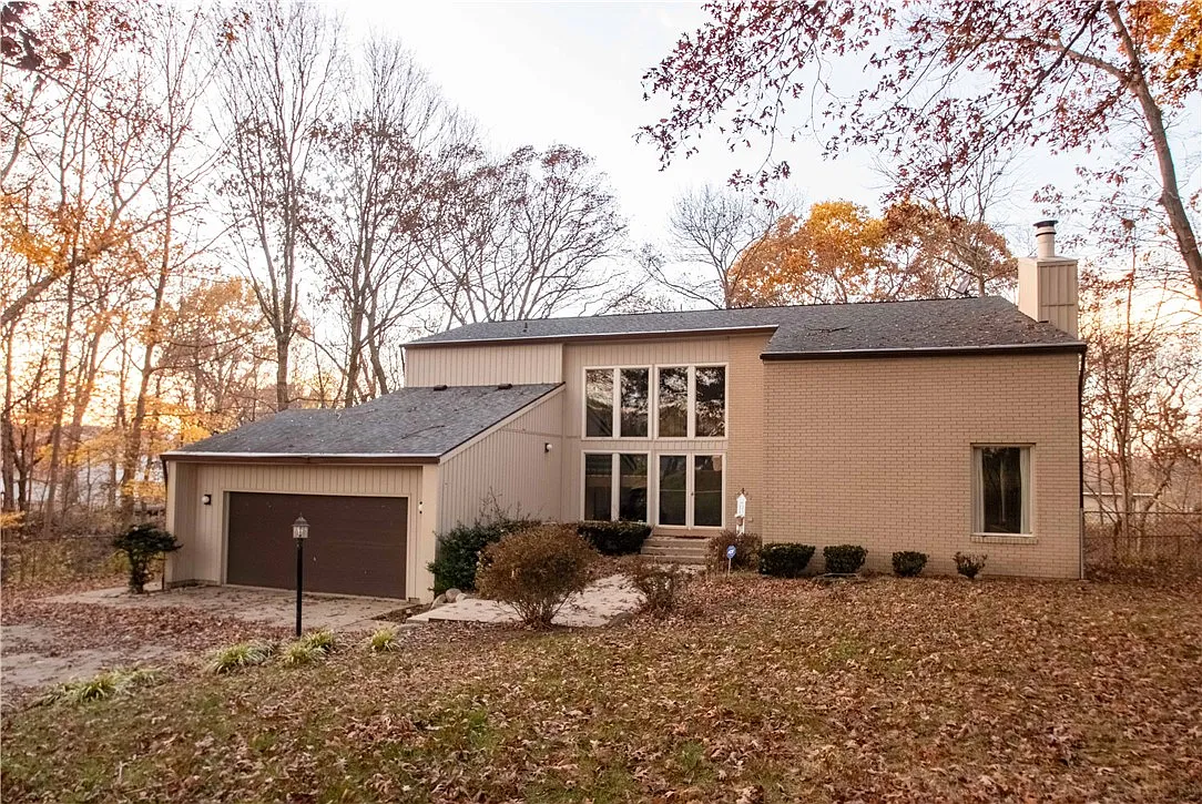 1139 Lakeridge Rd photo 1