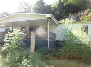 127 Osborne Br, Hi Hat, KY 41636