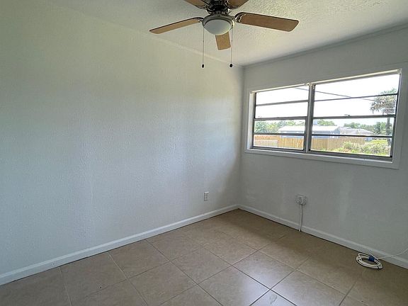 5th image of 2961 Carver St #2959