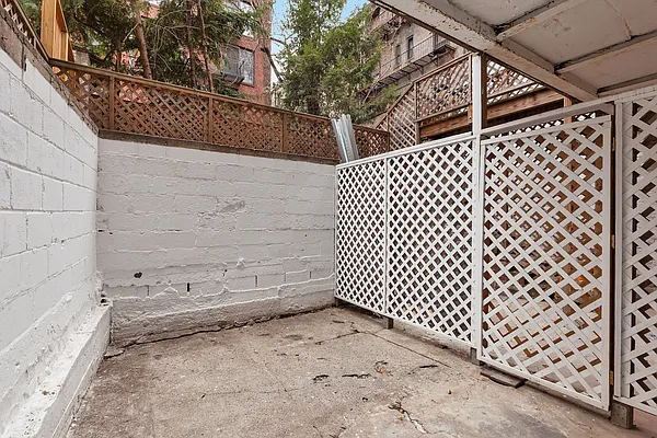 Rented by Cooper & Cooper Real Estate | media 11