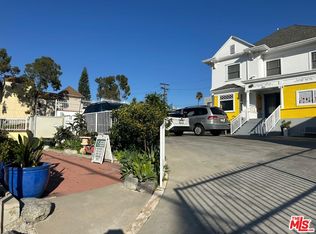 932 S Park View St, Los Angeles, CA 90006