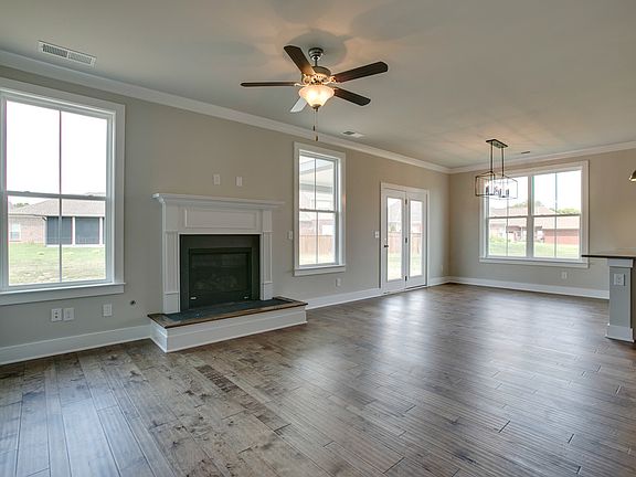 4th image of 1927 Satinwood Dr