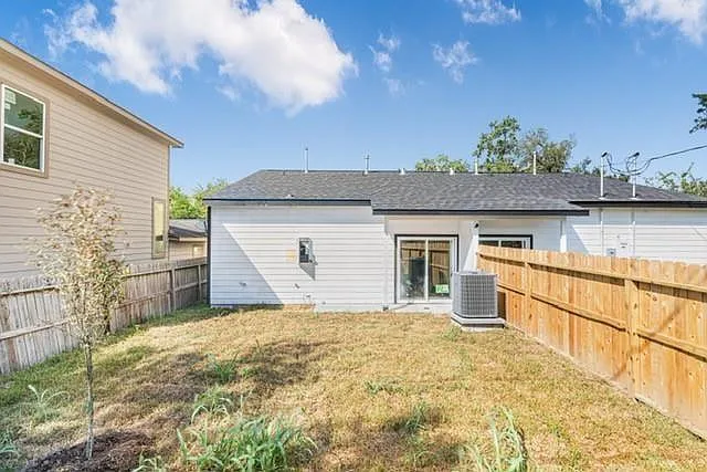 5306 Ridgeway Dr #A — Photo 2