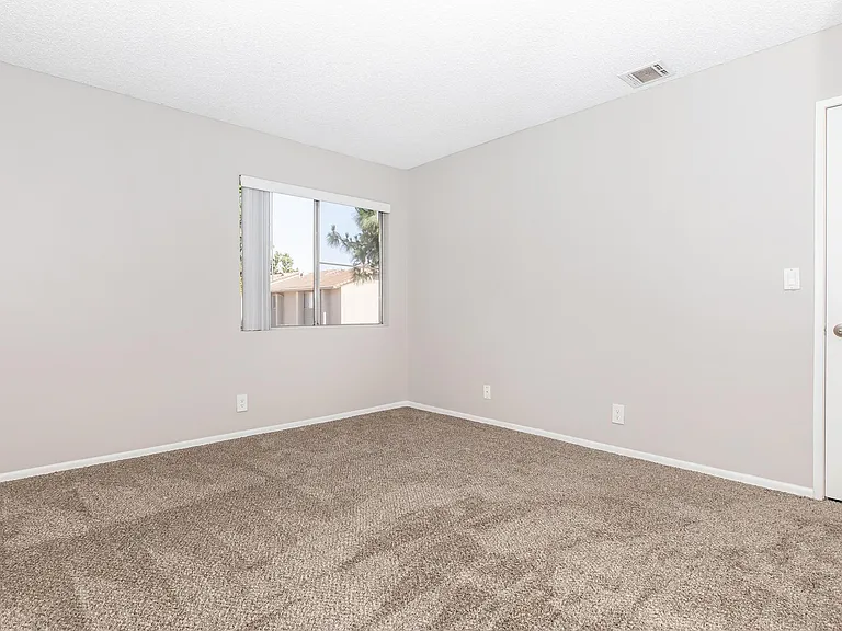 Sierra Vista — Photo 33
