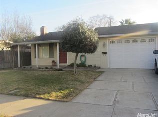 1330 Kern St, Escalon, CA 95320