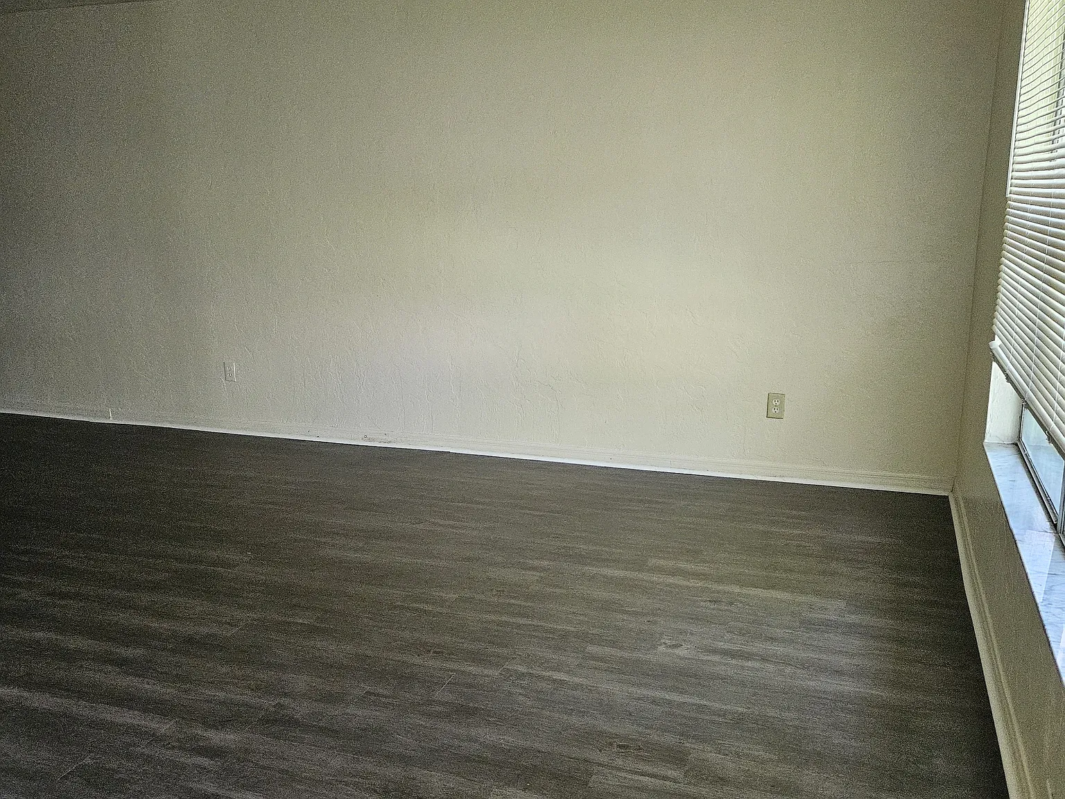 2 bed, 450 sqft, $1,150 — Photo 3