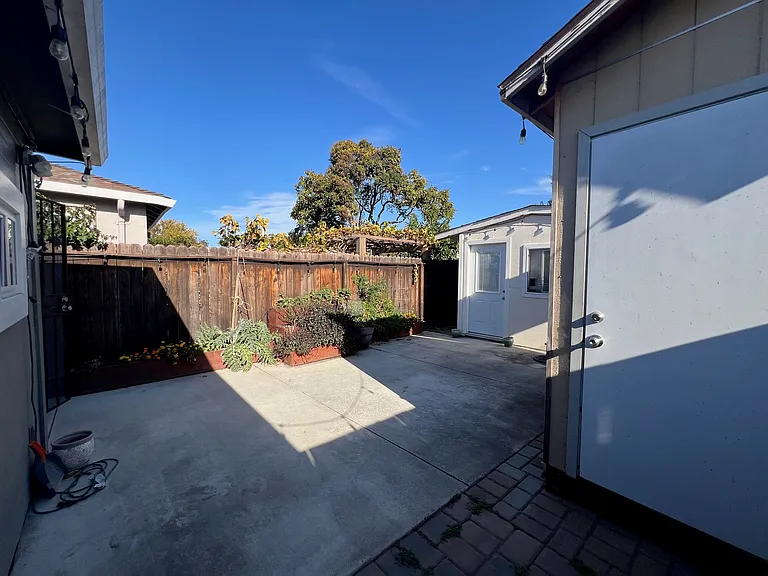 Windermere Ave — Photo 8