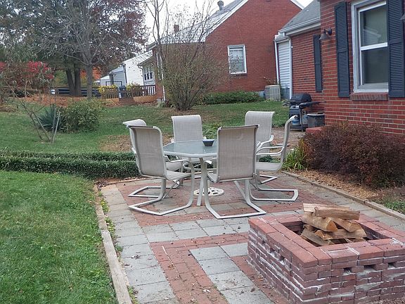 2nd image of 1405 Fort Manor Dr