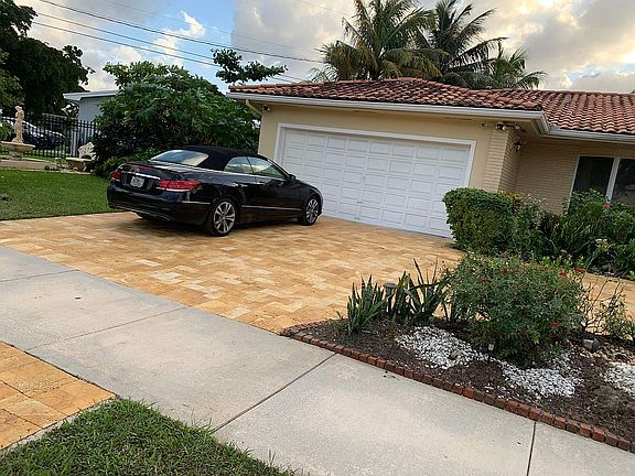 4th image of 14700 NE 4th Ave