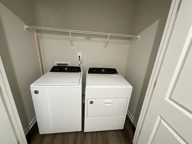 646 Rolling Fields Dr — Photo 8