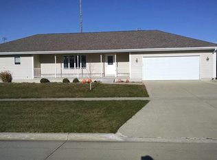 302 E Kayla Ln, Prairie City, IA 50228