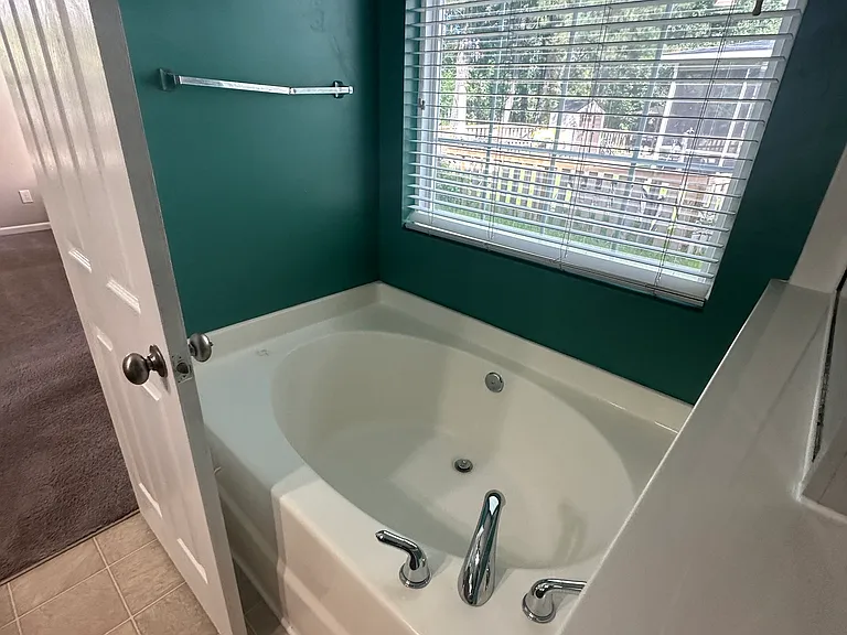 258 Killarney Trl — Photo 10