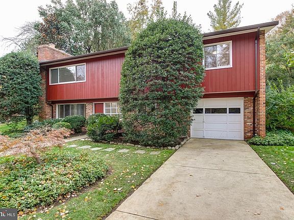 2nd image of 8716 Susanna Ln