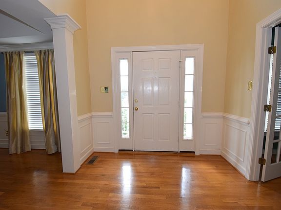 2nd image of 10167 Spring Ivy Ln